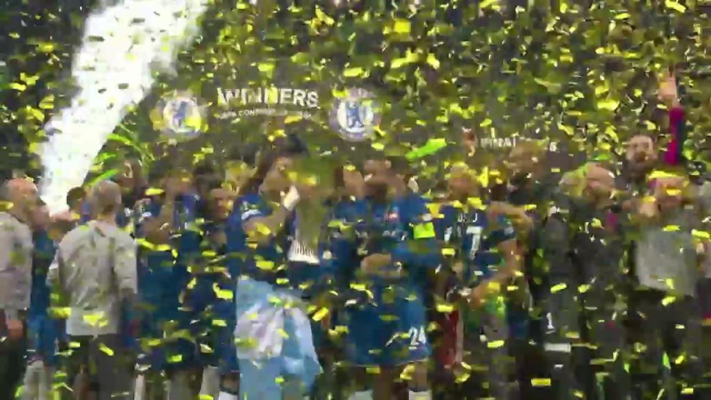 ?榮耀藍(lán)軍！歐協(xié)聯(lián)奪冠捧杯！里斯-詹姆斯高舉獎(jiǎng)杯全隊(duì)?wèi)c祝