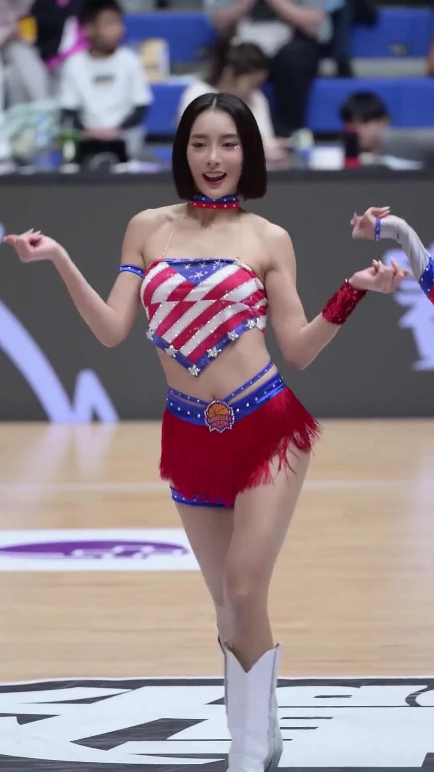 太離譜了 ！幾乎是完美女人！