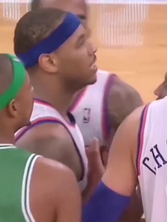 社會瓜！當(dāng)年安東尼與加內(nèi)特發(fā)生沖突，賽后瓜哥帶人堵綠軍大巴